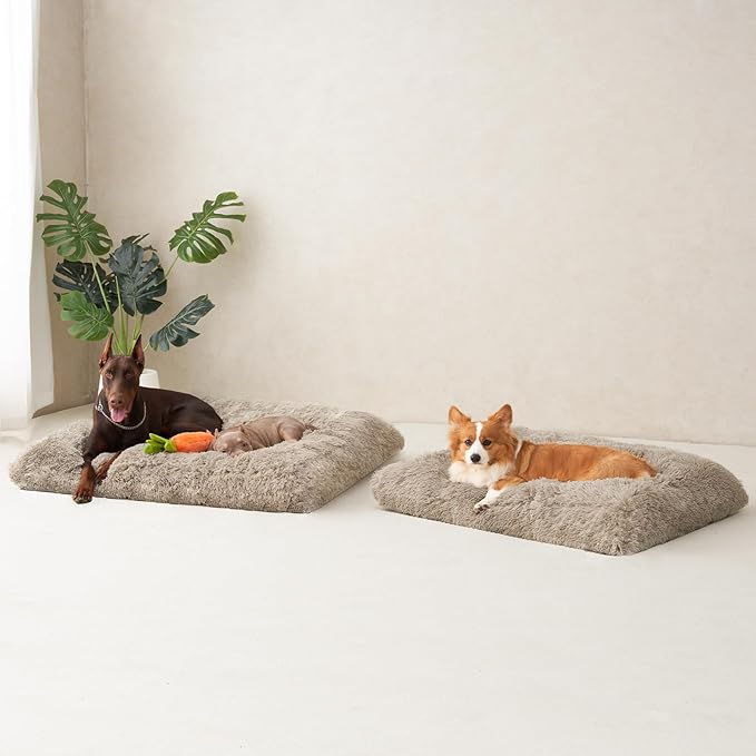 EHEYCIGA Fluffy Dog Crate Bed for Medium Dogs, Plush Faux Fur Pet Crate Pad, Calming Anti Anxiety Medium Pet Bed, Washable Soft Warm Dog Mat with Non-Slip Bottom, Taupe