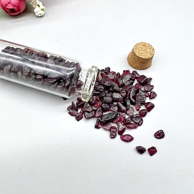 Erliway 100g Natural Garnet Crystal Chips 7-9mm Tumbled Stones | Small Crushed Crystal Stone, Polished Crystals Chips for Fish Tank, Healing Tumbled Rocks for Reiki Jewelry Making Home Décor