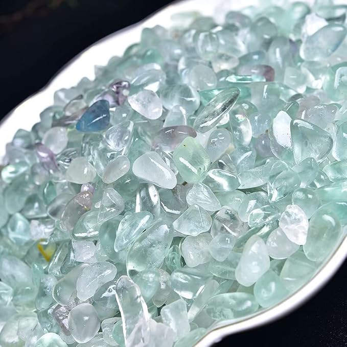 Erliway Natural Green Fluorite Tumbled Chips Crushed Crystal Stone, 7-9mm | Polished Healing Crystal Chips Healing Reiki Crystal Jewelry Making Home Decoration, Aquarium, Vase Fillers, Plants Décor
