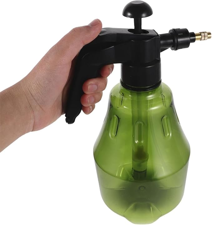 ORFOFE Parrot Bath Misting Bottle 1.5l Handheld Adjustable Nozzle Sprayer Portable Plastic Bird Bath for Indoor Pet Bathing and Cage Cleaning