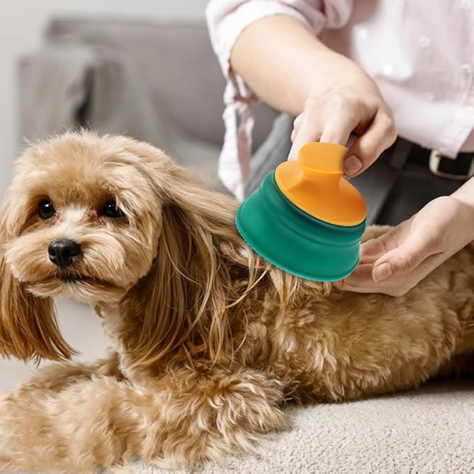 Cat Grooming Brush, Gentle Deshedding & Massage Brush for Indoor Cats, Dogs, Rabbits, Soft Silicone Pet Hair Remover, Reduces Shedding & Tangles, Scratch-Free(COLOR:Green)