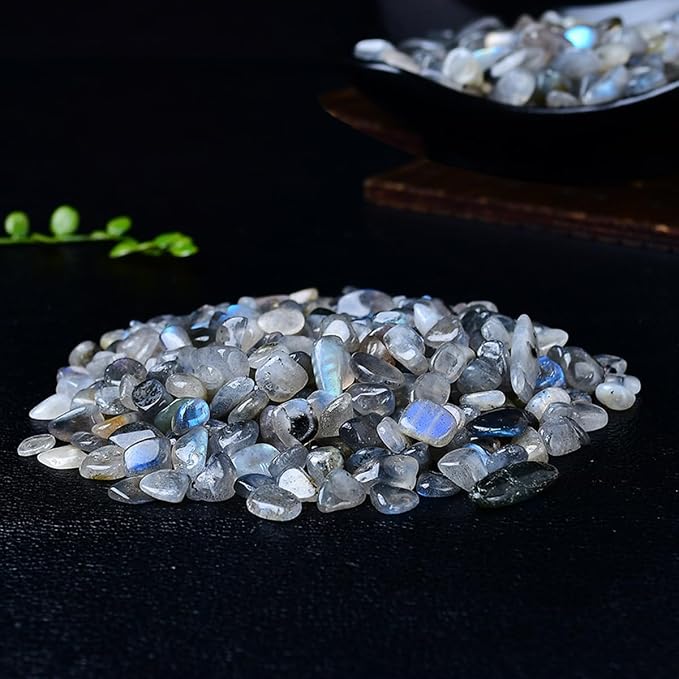 Erliway Grey Moonstone Crystal Chips Bulk for Vase Filler, 0.5 lb 7-9 mm | Natural Crushed Crystal Stone for Spell Jar, Aquarium Gravel, Reiki Healing Meditation, Jewelry Making, Resin Art, Home Décor
