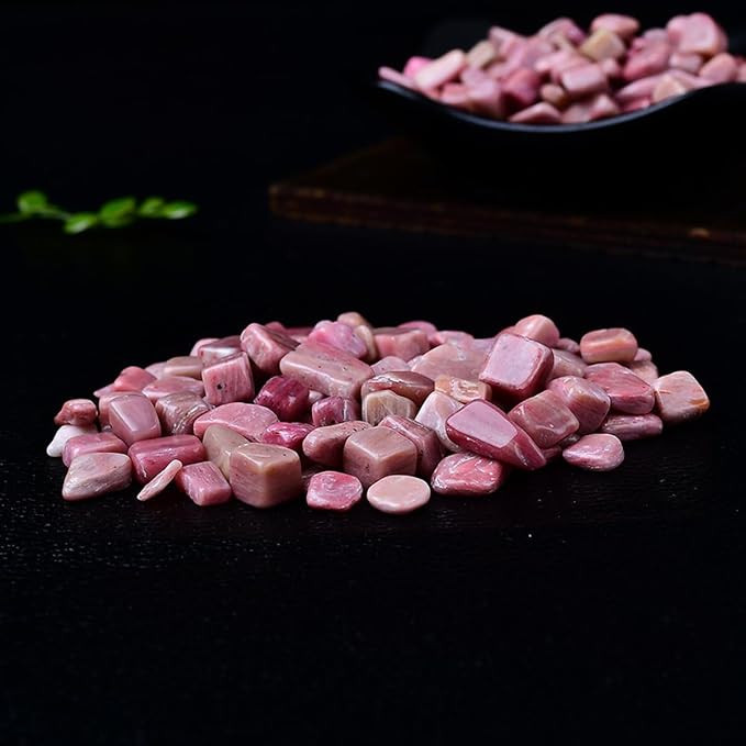 Erliway 100g Natural Rhodochrosite Crystal Chips 7-9mm Tumbled Stones | Small Crushed Crystal Stone, Polished Crystals Chips for Fish Tank, Healing Tumbled Rocks for Reiki Jewelry Making Home Décor