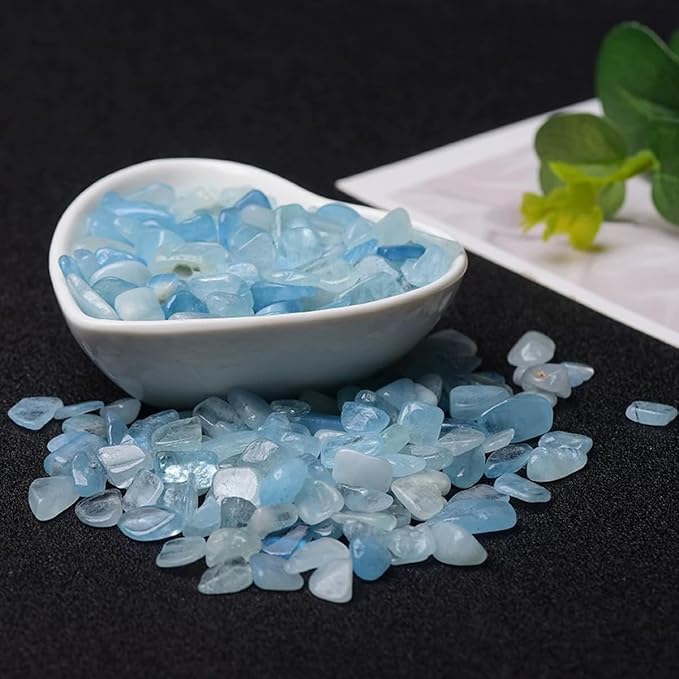 Erliway Natural Aquamarine Crystal Chips Bulk for Spell Jar, 0.5 lb 7-9 mm | Natural Crushed Crystal Stone for Vase Filler, Aquarium Gravel, Reiki Meditation, Jewelry Making, Resin Art, Home Décor