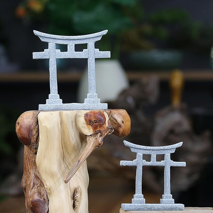 Fish Tanks Decoration Aquariums Japanese Torii Gate Ornament Garden Landscape Hideouts Cave House Dollhouse Accessories, 6.1x1.8x6.9cm
