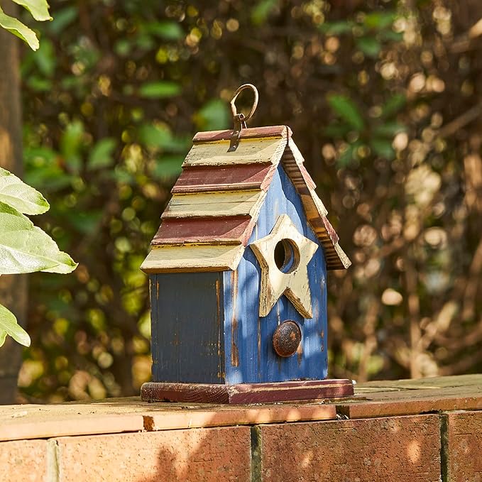 Glitzhome Birdhouses for Outdoors, 9" H Patriotic Hanging Bird House Distressed Solid Wood Cottage Design with 3D Star, Garden Birdhouse for Bluebird Hummingbird Wren Finch Cardinals Cedar