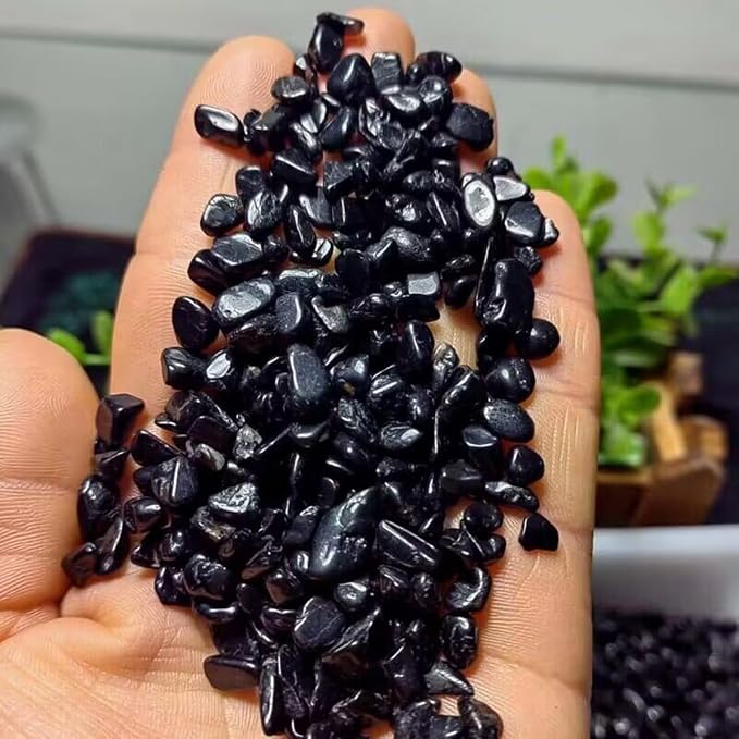 Erliway 100g Natural Black Tourmaline Crystal Chips 7-9mm Tumbled Stones | Small Crushed Crystal Stone, Polished Crystals Chips for Fish Tank, Healing Tumbled Rocks for Reiki Jewelry Making Home Décor