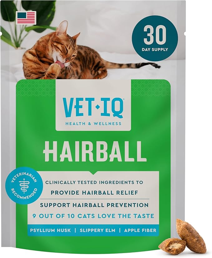VetIQ Hairball Treatment for Cats, Hairball Remedy Crunchy and Creamy Cat Treats for Furball Control and Relief, Chicken Flavor, 3.7oz