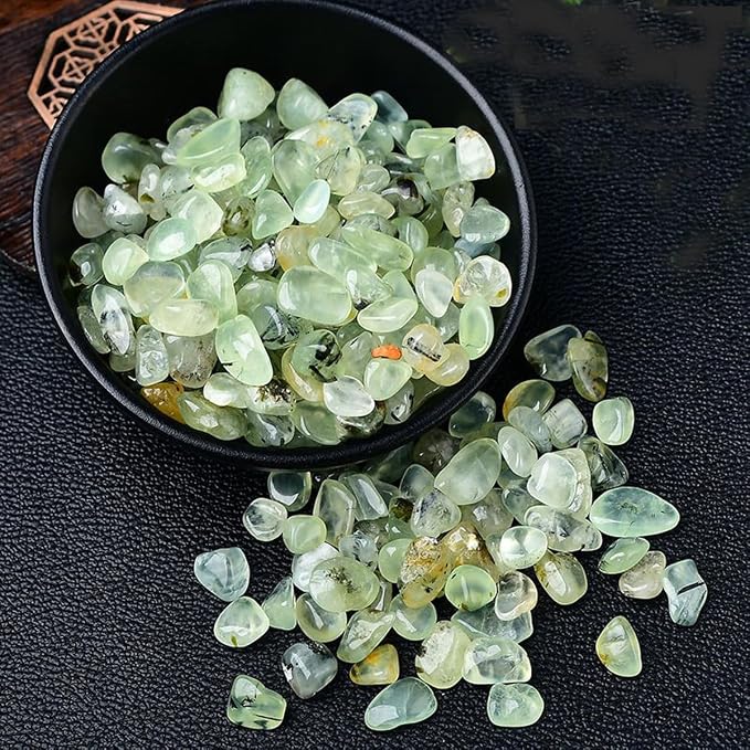 Erliway 100g Natural Prehnite Crystal Chips 7-9mm Tumbled Stones | Small Crushed Crystal Stone, Polished Crystals Chips for Fish Tank, Healing Tumbled Rocks for Reiki Jewelry Making Home Décor