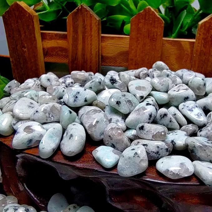 Erliway 100g Natural Tianshan Blue Stone Crystal Chips 7-9mm Tumbled Stones | Small Crushed Crystal Stone, Polished Crystals Chips for Fish Tank, Healing Tumbled Rocks for Reiki Jewelry Making Home Décor