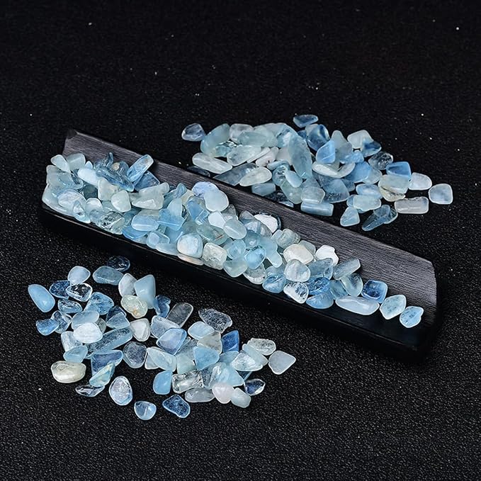 Erliway 100g Natural Aquamarine Crystal Chips 7-9mm Tumbled Stones | Small Crushed Crystal Stone, Polished Crystals Chips for Fish Tank, Healing Tumbled Rocks for Reiki Jewelry Making Home Décor