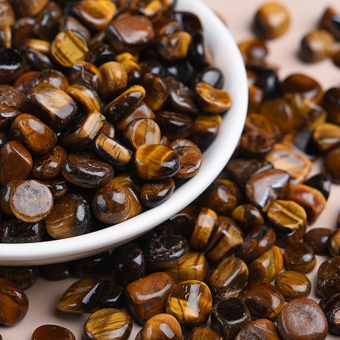 Erliway Natural Tiger's Eye Tumbled Chips Crushed Crystal Stone, 7-9mm | Polished Healing Crystal Chips Healing Reiki Crystal Jewelry Making Home Decoration, Aquarium, Vase Fillers, Plants Décor