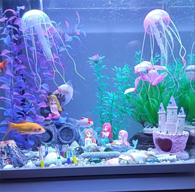 Small Cartoon Aquarium Castle Decor, Mini Cute Pink Castle Hide Cave Hideouts for Small Fishes Shrimp Crab Fish Larvaes Cichlid, Princess Style Castles Statue Birthday Party Table Decor - 11 x 8 cm