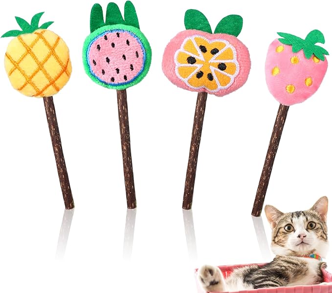 Ptwola 4 Pcs Natural Fruit Silvervine Sticks Cat Kittens Chew Toys Indoor Lollipops Interactive Cat DentalTeething Nip Treat Toys Care Teeth Cleaning for Bored Essentials Increase Appetite Kicker