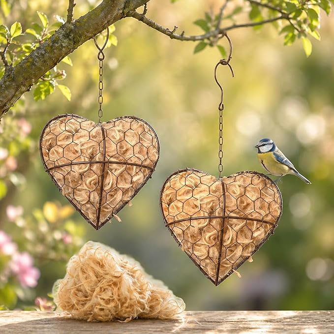 Handmade Fiber Bird Nesting Heart – Natural Nesting Material for Wild Birds, Refillable Jute & Cotton Holder for Garden, Patio & Outdoor Decor (1pc)