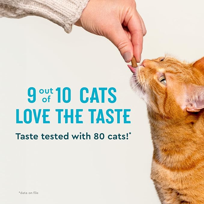 VetIQ Hairball Treatment for Cats, Hairball Remedy Crunchy and Creamy Cat Treats for Furball Control and Relief, Chicken Flavor, 3.7oz