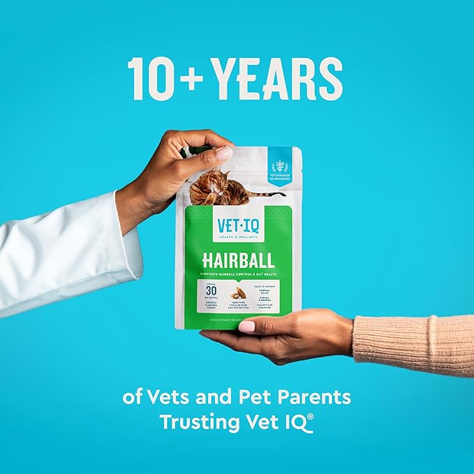 VetIQ Hairball Treatment for Cats, Hairball Remedy Crunchy and Creamy Cat Treats for Furball Control and Relief, Chicken Flavor, 3.7oz