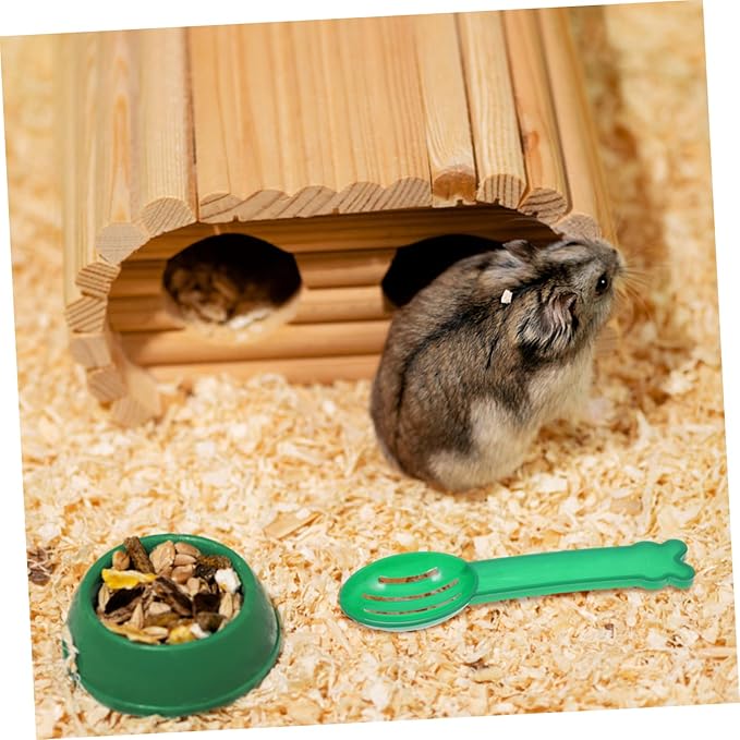 Levemolo 5-Piece Hamster Dust Bath Kit Chinchilla Sand Scoop Bathroom Sand Shovel Colander Spoon Easy- Material for Pet Grooming Random Color