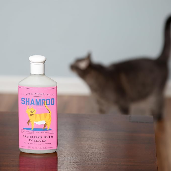 J.R.LIGGETT'S Liquid Cat Shampoo, Natural Cleansing Liquid for Cats with Sensitive Skin, Hypoallergenic Feline Formula Gently Deep Cleans with No Essential Oils, Detergent-Free, 8.45 oz