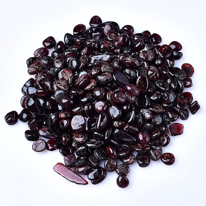 Erliway 100g Natural Garnet Crystal Chips 7-9mm Tumbled Stones | Small Crushed Crystal Stone, Polished Crystals Chips for Fish Tank, Healing Tumbled Rocks for Reiki Jewelry Making Home Décor