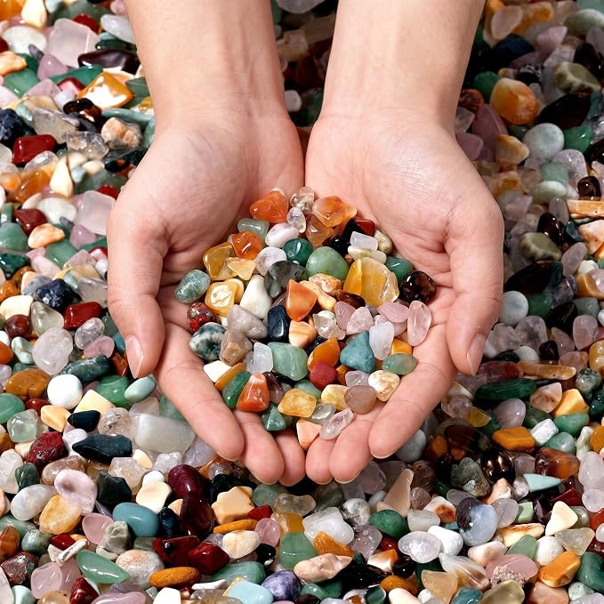 Mixed Crushed Crystal Chips Bulk 2lbs 2400+Pcs Assorted Tumbled Stone Chips Natural Polished Mixed Chakra Aquarium Gravel Rocks for Plants Terrarium Supplies Fish Tank Gravel Pebbles Vase Filler