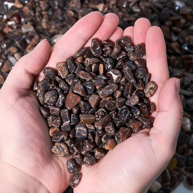 Natural Garnet Crystal Chips 2lbs (1000+Pieces) -8-15mm Deep Red Gemstone Gravel for Jewelry Making, Healing Crystals, Aquarium Decor, Plants & Crafts ?Stone of Energy & Protection