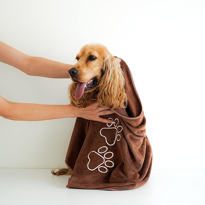 Luzia Unconditional Love | Premium Pet Drying Towel | Ultra Absorbent and Soft Microfiber Towel for Dogs and Cats (Brown) XL