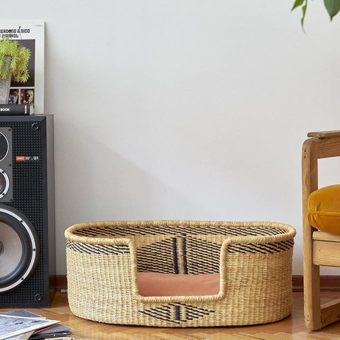 Woven Dog Bed Basket–Gifts for Dogs–Small to XXL Dog Bed–Large Bed for Large Dogs–Elegance and Decorative Bed for Your Dog–Comfortable Dog Bed–Small Dog Bed (Medium, Bobo)
