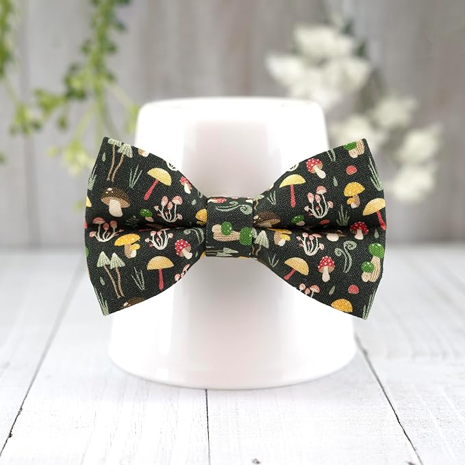 Ultra Joys Cat Collar with Bells - Breakaway Collar Kitten to Adult, Boy & Girl, Mushroom Large