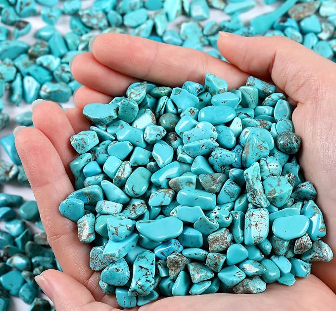 QINJIEJIE Turquoise Crystals Chips Natural Stone Gravel Bulk Crushed Rocks | 0.55Lbs Pieces Polished Quartz Stone Decorative Fish Tank Pebbles Vase Filler Irregular Shaped Tumbled Gemstone for Home