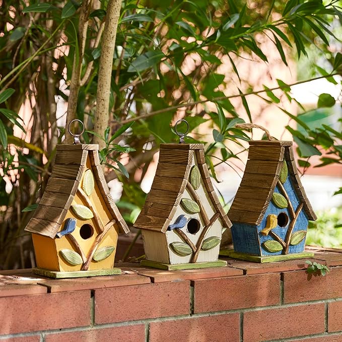 Glitzhome Bluebird House for Outside, 9.5" H Distressed Hanging Birdhouse Solid Wood Bird Houses for Outdoor, Decorative Birdhouse with Natural Wood Pallet Roof and 3D Tree for Garden,Washed White