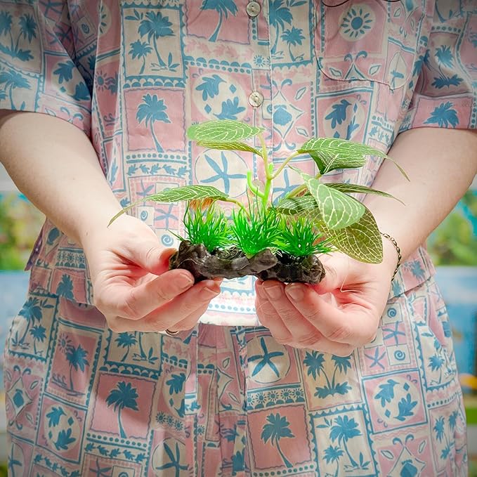 CTWPets Betta Driftwood Decor – Soft Silk Aquarium Plant for Betta Fish, Shrimp, and Tropical Tanks – Safe, Vibrant Aquascape Decoration (Mint Dot)