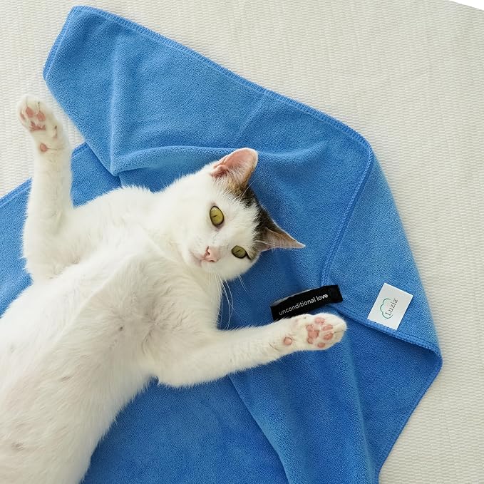 Luzia Unconditional Love | Premium Pet Drying Towel | Ultra Absorbent and Soft Microfiber Towel for Dogs and Cats (Blue)